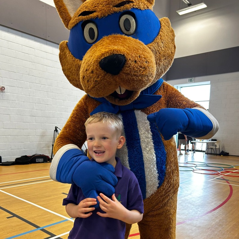 Our Coach, Ciara, organised an event offering free football for young people with additional support needs, as part of her @AyrshireColl course. The @KillieCommunity supported the event which made for some very excited youngsters, who also got to meet a very special guest...🐿️