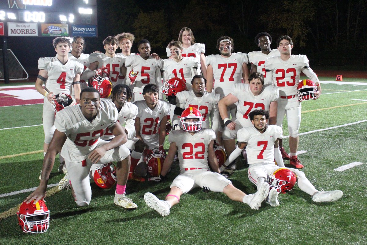 🎓Congratulations Class of '24 🏈 Special group of #DUDES. Getting @Tinley_Football back to the IHSA playoffs for the first time since 2017!! You have set the standard for those who follow you. Good luck, you ALL have a bright future ahead of you!!
