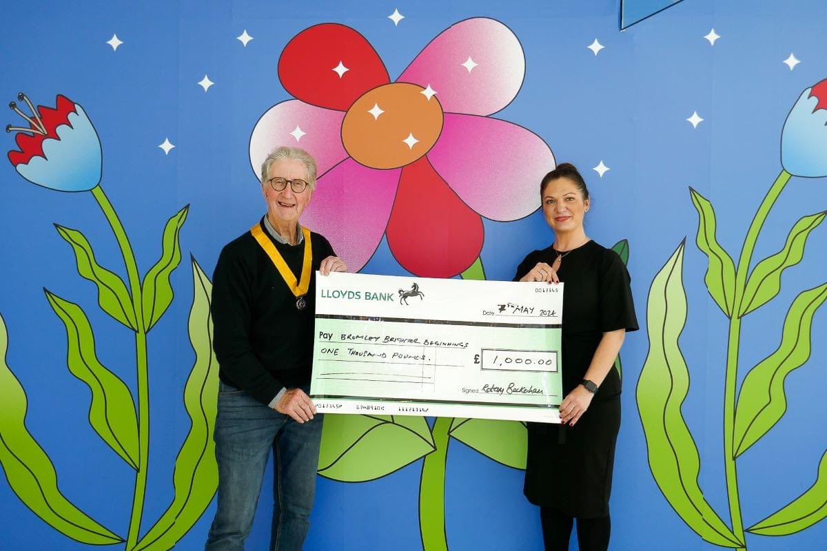 Bromley Brighter Beginnings (@brighterb) on Twitter photo Big thanks to <a href="/RotaryBeckenham/">Rotary Beckenham</a> for their amazing donation of £1,000 towards our A Bed for Every Child campaign.
Our service simply could not operate without the steadfast support of groups such as our local community of Rotary clubs. We are so very grateful.
#ABedforEveryChild Big thanks to <a href="/RotaryBeckenham/">Rotary Beckenham</a> for their amazing donation of £1,000 towards our A Bed for Every Child campaign.
Our service simply could not operate without the steadfast support of groups such as our local community of Rotary clubs. We are so very grateful.
#ABedforEveryChild