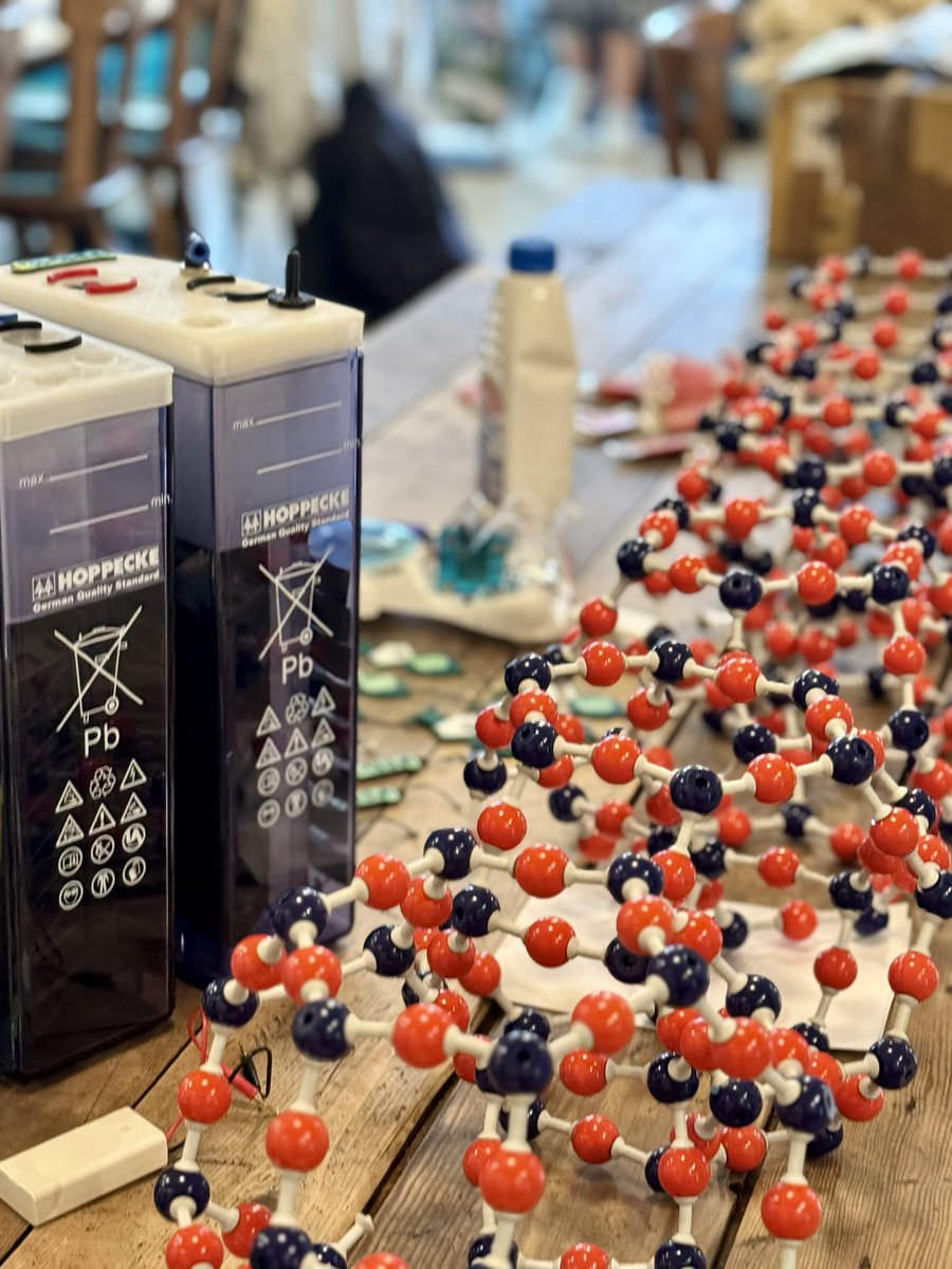 Ahhh, he’s a big fan of <a href="/pintofscience/">Pint of Science UK</a> too is he? Or is he sending folks here to find out about Green Hydrogen?

I guess we’ll find out 🤷

#Pint24 #ElonAtPint