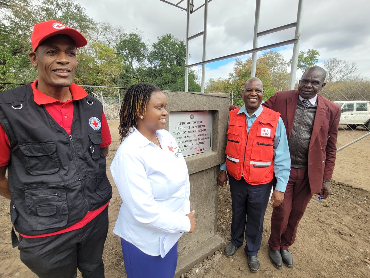 Today, GoZ commissioned Gudomutovhoti Piped Water Scheme in Mwenezi District. The scheme is part of interventions by @ZrcsRed with support of @ifrc under the Zero Hunger project in the food insecure area. It will improve access to clean water, enhance hygiene and nutrition.