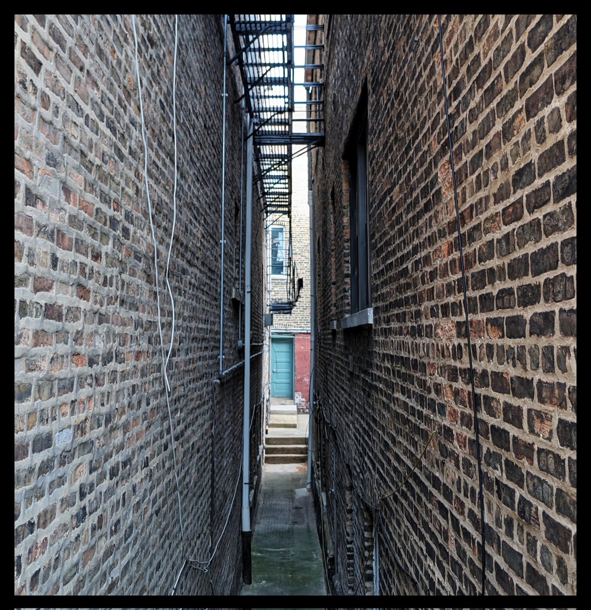 #chicago #brick #alley #fireescape #illinois #fire #escape