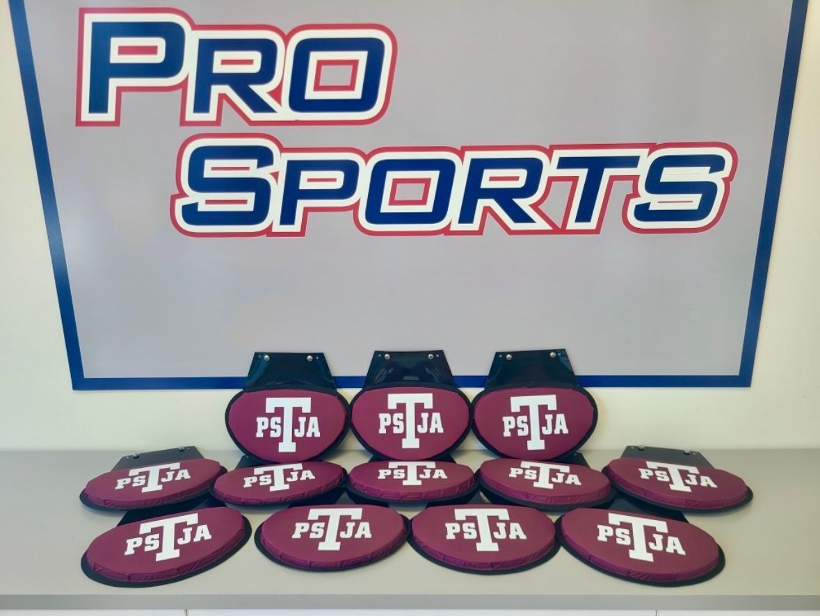 #BackPlates for the @PsjaFootball #Bears!🐻🏈

Mike Nelson (@ProGearNellie) made it happen for PSJA Early College High School!

@PSJAECHS

#KnowTheLogo #MadeInTheUSA #HighSchoolFootball #FootballSeason #HighSchoolSports #SportingGoods #SportsEquipment #ShoulderPads #MightyBears