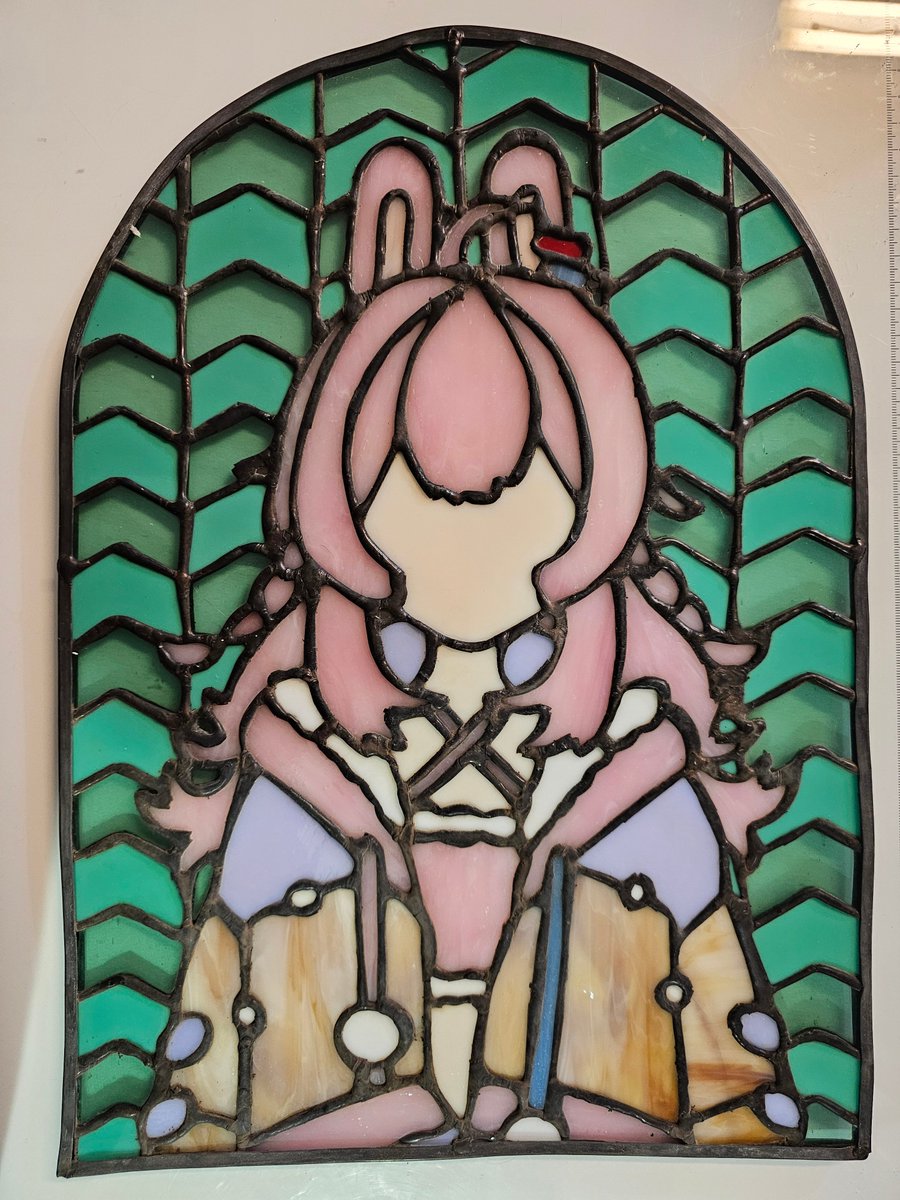 pipipipipipipipipi it's Pipkin Pippa! Rendered in stained glass! Copper foil with lead came border. Pictured with and without backlight. #MMOARTPG #stainedglass
