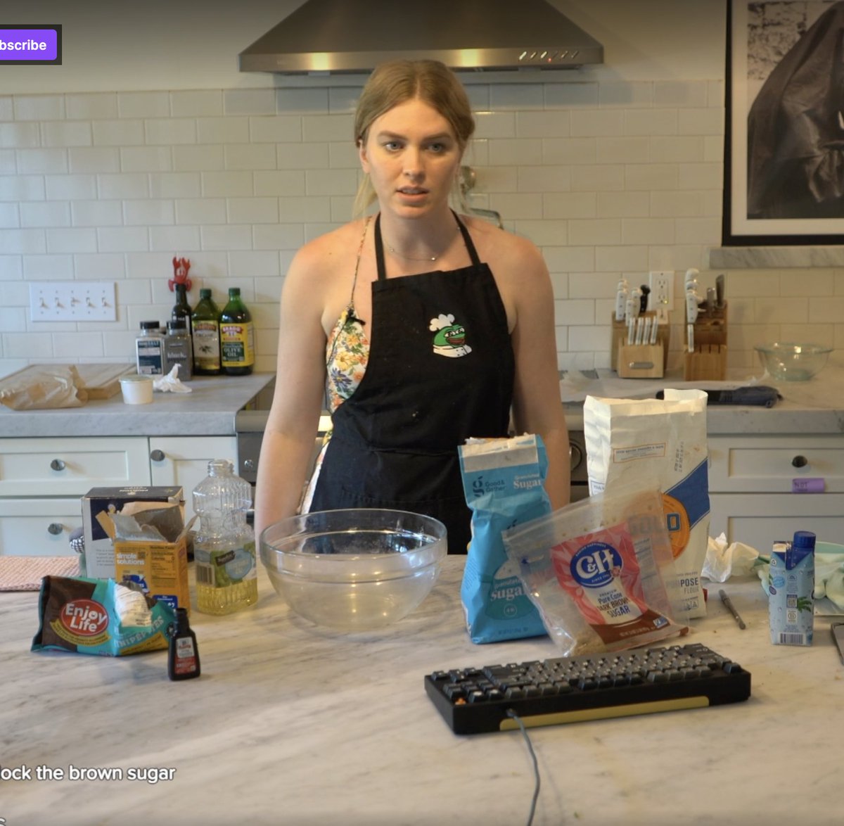 Dexerto's tweet photo. QTCinderella speed ran baking 12 cookies and is now the world record holder at 3 minutes and 46 seconds https://t.co/Gyo3AuBv6J