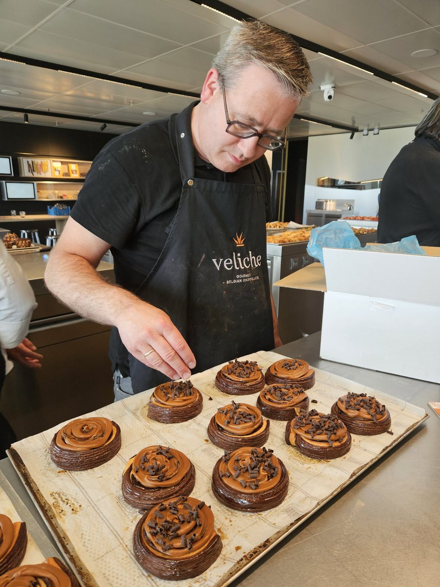 Fantastische masterclass viennoiserie gehad bij Veliche in het Belgische Moeskroen. 
Weer heel veel geleerd qua nieuwe technieken voor geweldige producten.
Bakkersvak blijft zo ontzettend uitdagend nooit uit geleerd