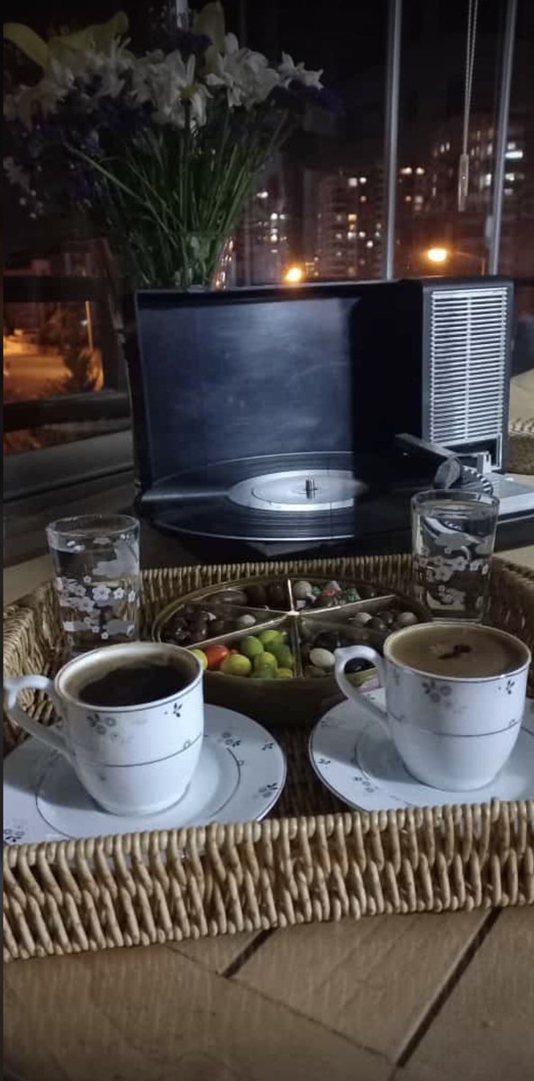 Öküzümle kahve keyfisi hep bu sözleri yazmak istemiştim 😬😬