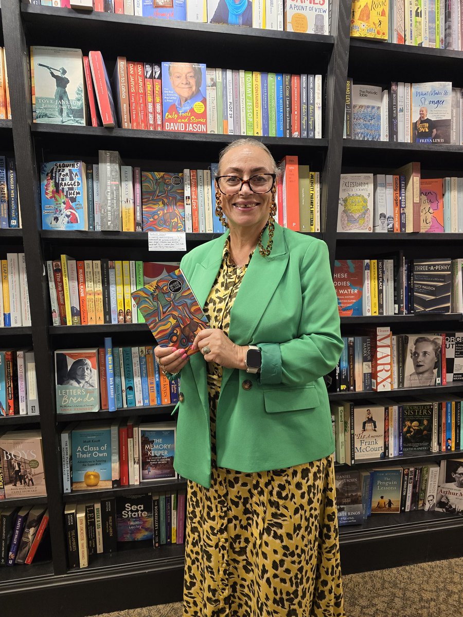 Carmen Jones, co-author of the wonderful TWELVE WORDS, a collection of stories of women from Moss-Side and Inner-City Manchester, kindly dropped in today to sign stock. Come visit our first floor for a copy, while stocks last ✍️ #waterstonesdeansgate