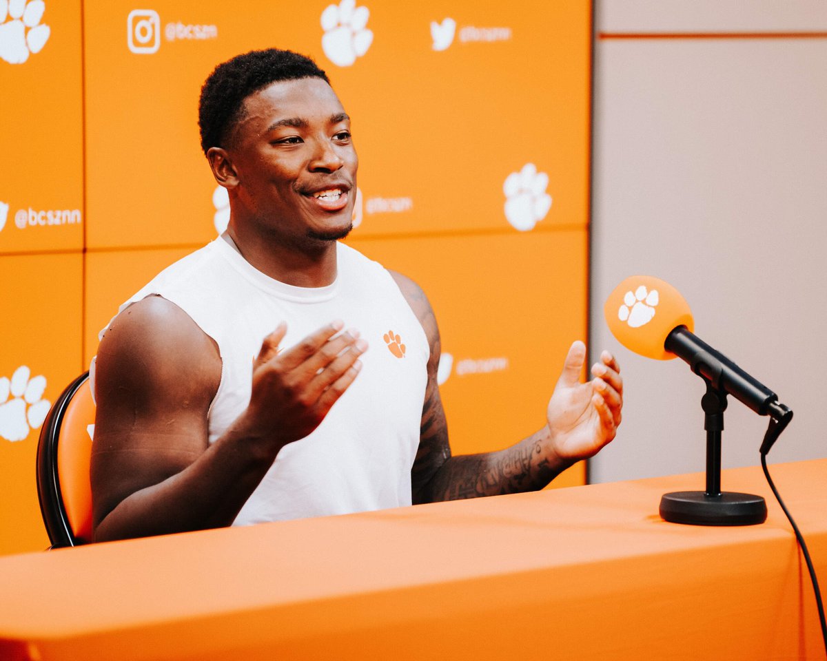 Clemson Football (@clemsonfb) on Twitter photo On Wednesday, Clemson once again earned Super 11 honors from <a href="/TheFWAA/">Football Writers Association of America</a> for excellence in media relations.
Clemson’s 11 all-time selections and its active nine-year streak are both the most in the award’s 15-year history.
📰: clemsontigers.com/clemson-earns-… On Wednesday, Clemson once again earned Super 11 honors from <a href="/TheFWAA/">Football Writers Association of America</a> for excellence in media relations.
Clemson’s 11 all-time selections and its active nine-year streak are both the most in the award’s 15-year history.
📰: clemsontigers.com/clemson-earns-…