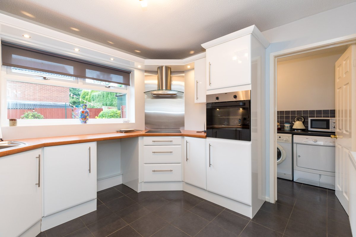 reganhallworth's tweet photo. Spacious family home occupying superb overall plot with ample space to extend.
📌 Denholme, Upholland, WN8 0AX
💷 £290,000
📐 1320 SQ.FT
🛏️ 4 Bedrooms
☎️ 01942 205555
📧 wigan@reganandhallworth.com
💻 https://t.co/2dy6Ohihhy
#RH28 #homesforsale #Wigan https://t.co/2Mps92nrGX