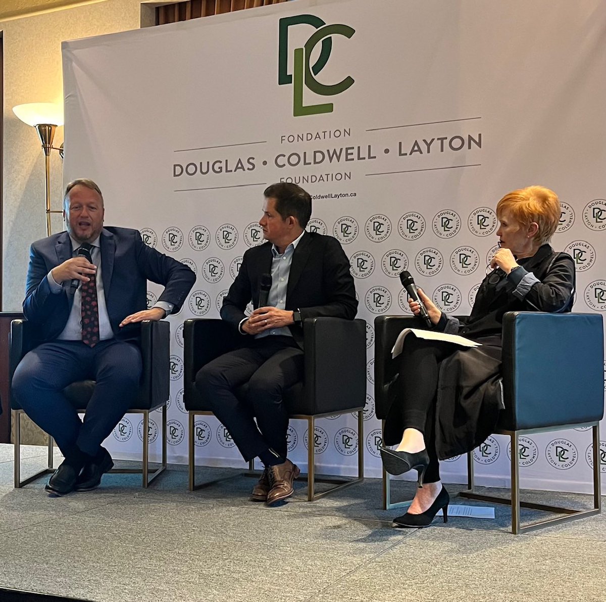 FES Representative to the USA and Canada @knut_dethlefsen was pleased to join the @DLCFoundation, @DavidColetto of Abacus and Joy MacPhail in Victoria on Monday to discuss trends in social democracy and the race in BC with a packed house at the annual Dave Barrett Lecture.