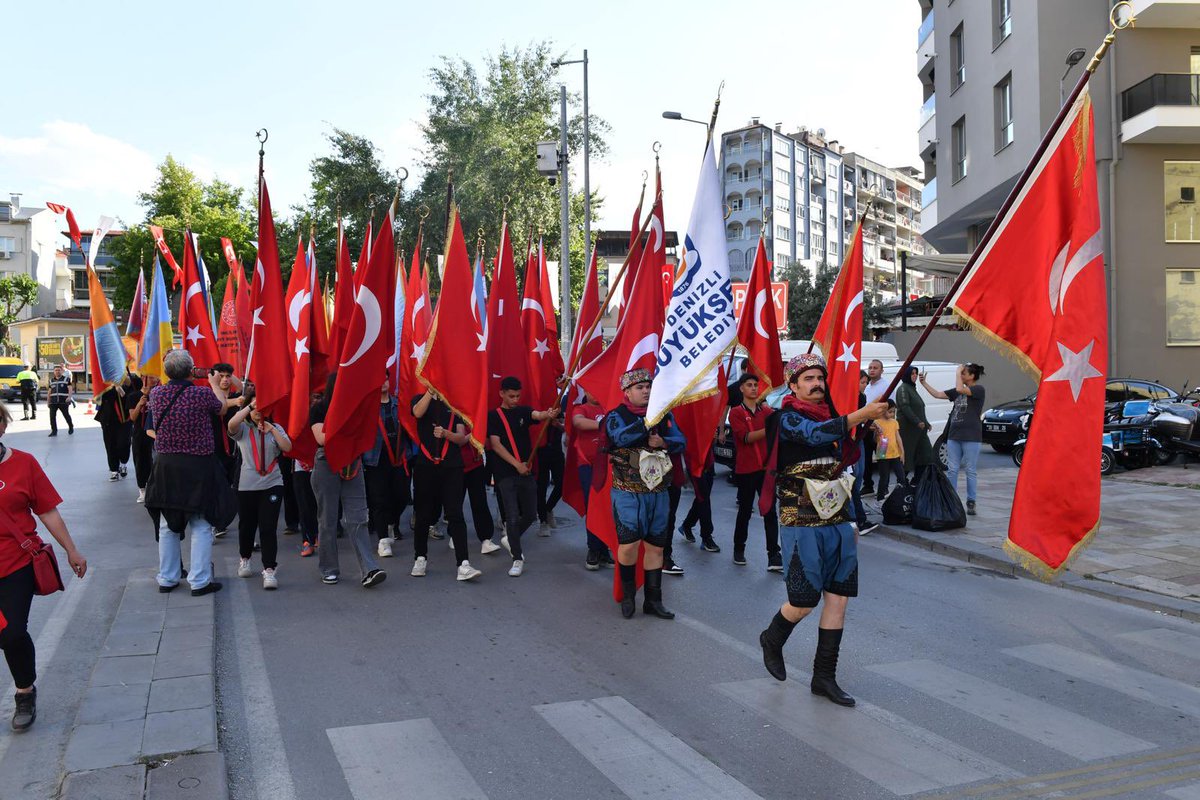 15 Mayıs Milli Mücadele Günü'nün 105. yıl dönümü etkinlikleri kapsamında, 15 Temmuz Delikliçınar Şehitler Meydanı’ndan Bayramyeri Meydanı’na yapılan kortej yürüyüşü Valimiz Ömer Faruk Coşkun, il protokolü ve vatandaşlarımızın katılımıyla gerçekleştirildi. 

#15Mayıs🇹🇷🇹🇷🇹🇷