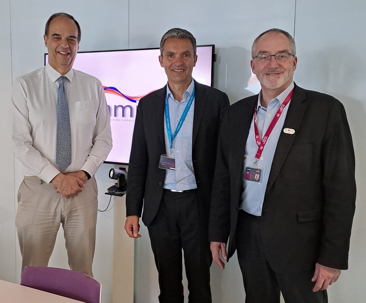 Belle rencontre entre <a href="/Fre_Guichard/">Frédéric GUICHARD</a> Directeur de la zone de production Sud-Est de <a href="/SNCFReseau/">SNCF Réseau</a>,le président Éric <a href="/Lenfant28/">LENFANT Eric</a> de l'Amicale de <a href="/EscvEsci/">Amicale ESCV/ESCI/SUP'RESEAU</a> et son vice président pour présenter les actions concrètes menées pour"Donner le meilleur de soi-même pour réussir ensemble"