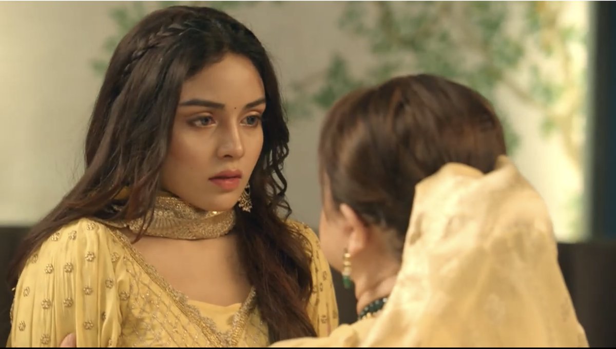 #merabalamthanedaar #veebul
And the final medal: Bulbul is Number 1 Bindani! 💐🥳
from  Number1 beti/sister/chachi to Bindani..Bulbul  has  achieved it all!
Dhrishti ka dhrishtikon has seen the light of the day..and  the 🪞 shown!