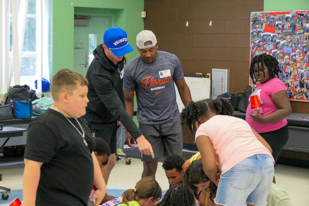 Lots of smiles &amp; fun at Glen Springs Elementary today! It's amazing how hanging out with students can make such a difference. Explore how you can make an impact too at edfoundationac.org 

Instagram: @edfoundationac 
Twitter: @theedfoundation 
@FL_Victorious #FVFoundation