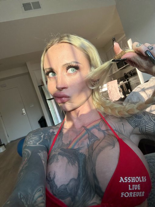 I liked one boy, and now I am gradually learning that he is very erudite. but that's not good. The smarter