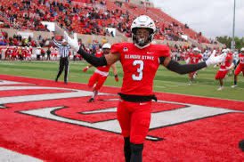 TylerLofton3_'s tweet photo. After a great conversation with @CoachBenBlack. i am blessed to receive my 2nd D1 scholarship offer to @RedbirdFB. @BrotherRiceFB @CoachQuedenfeld @CoachCano @EDGYTIM @LemmingReport @DeepDishFB @PrepRedzoneIL https://t.co/kgXE4zjLYZ
