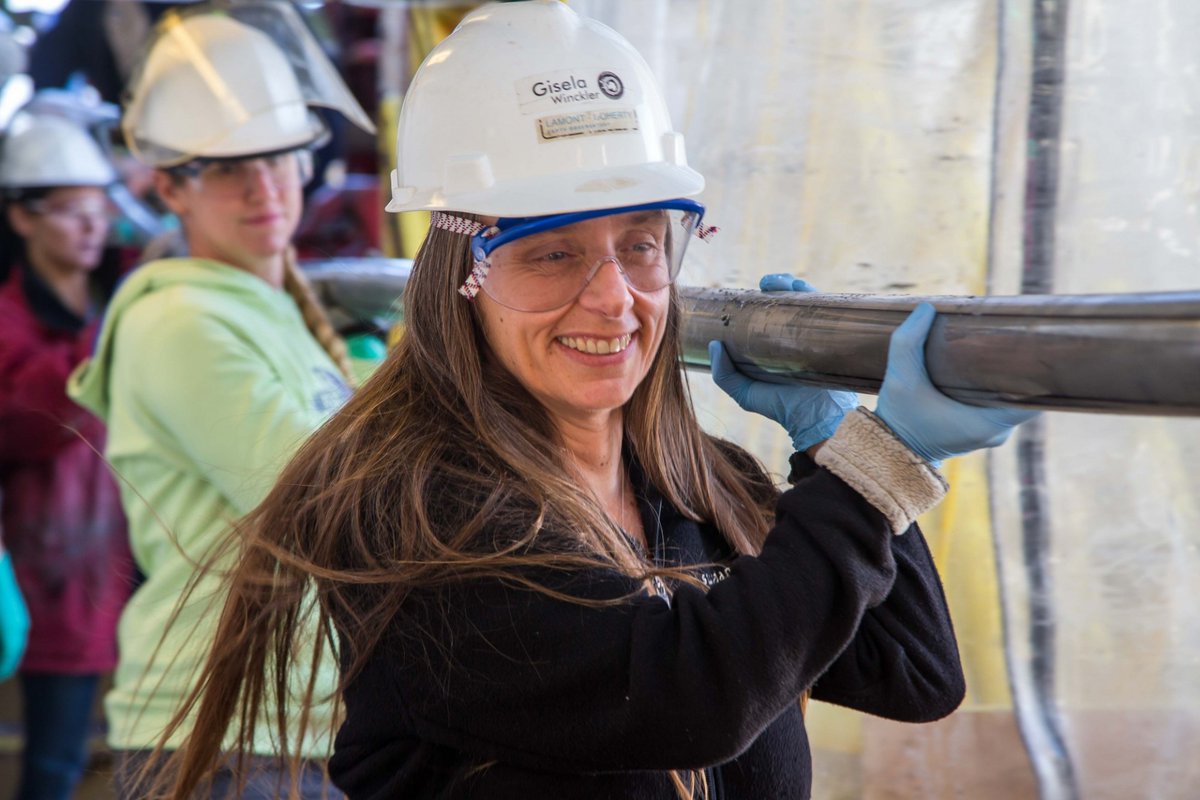 Congratulations to @LamontEarth climate scientist @GiselaWinckler, elected @aaas Fellow (Atmospheric & Hydrospheric Sciences) for distinguished efforts on behalf of the advancement of science in service to society. Learn more about this significant honor: aaas.org/news/aaas-welc…