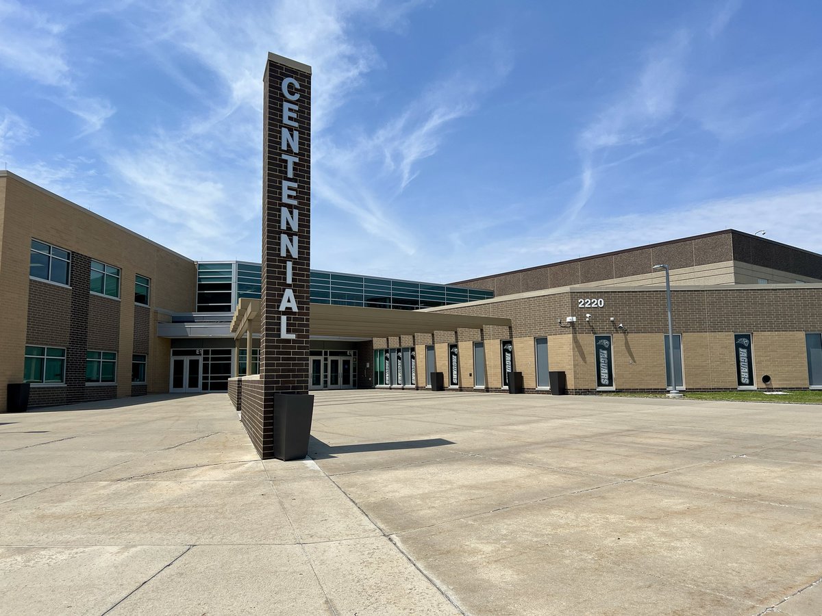 coachmcquillan's tweet photo. Appreciate Coach Pezzetti having @MWSU_Football by to chat about @achs_jaguar!
#IAGriffs #A10Mentality https://t.co/XUuRBeRDiU
