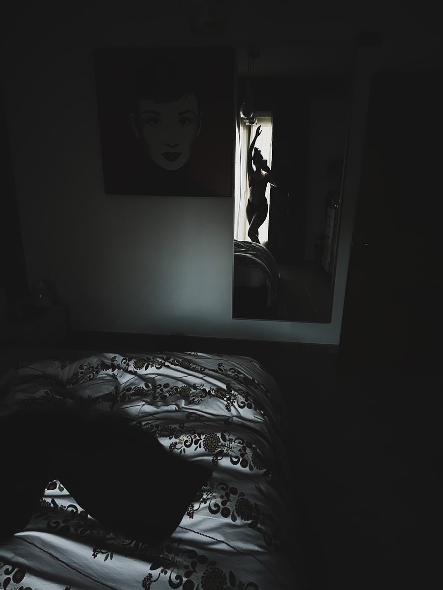 baulymedio's tweet photo. Hi!🖤

#photography #selfportrait #photoart #bnwphotography #bnw . https://t.co/hqW9gaklh7