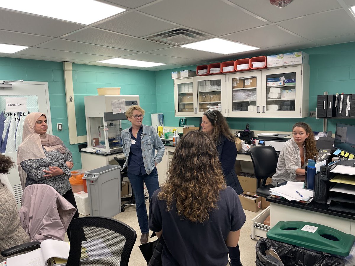 I recently visited @NewBoltonCenter, UPenn's veterinary school and hospital. After touring their labs, we discussed their disease surveillance and prevention research, specifically on the H1N1 avian flu. It was great learning about their important STEM research!