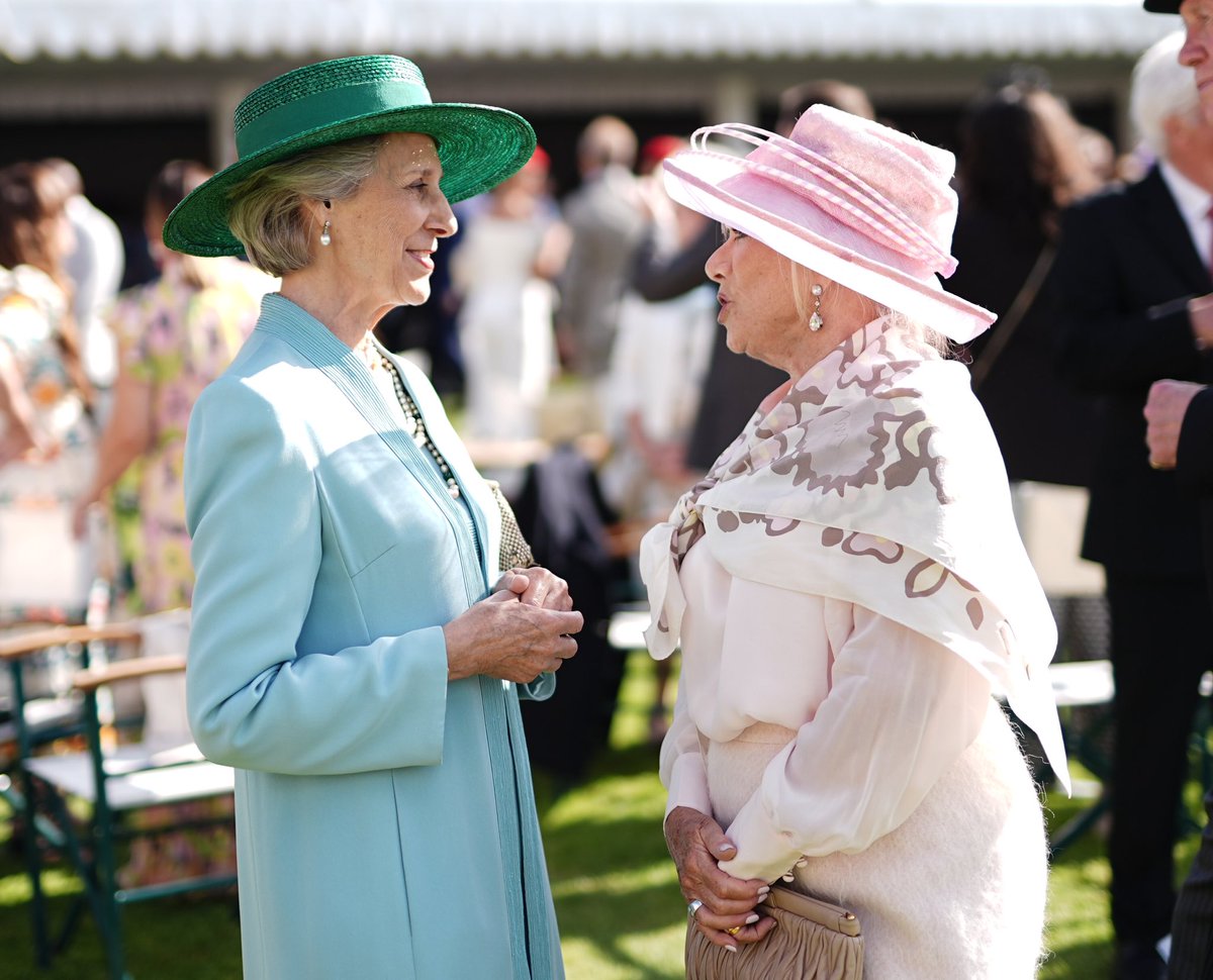 🫖 🍰 This afternoon The King and Queen hosted a special Garden Party at Buckingham Palace to celebrate the Creative Industries.