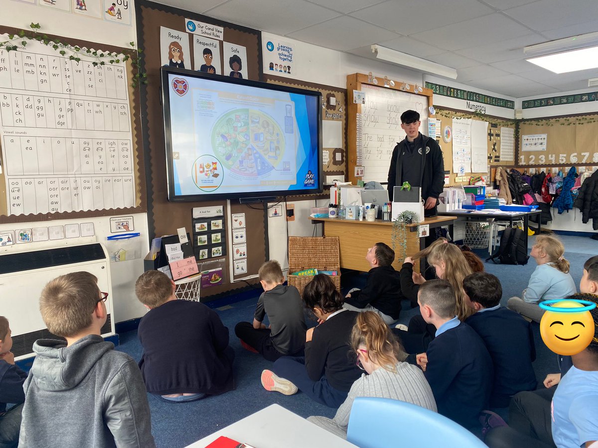 P4atCanalView's tweet photo. P4s have had @heartscoaching in each week undertaking the Hearts and Mind programme β€οΈ Today Sam told us all about what makes a balanced meal and correct portion sizes π₯¦ππ₯ Then we enjoyed some ball games working with a partner #HealthWeekCV #OnlyatCanalView https://t.co/QUz0rKwR4X