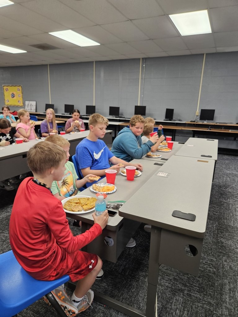 Gold Medal Readers' Lunch was held today for elementary students who earned 95 AR points this year! Great work to these readers!