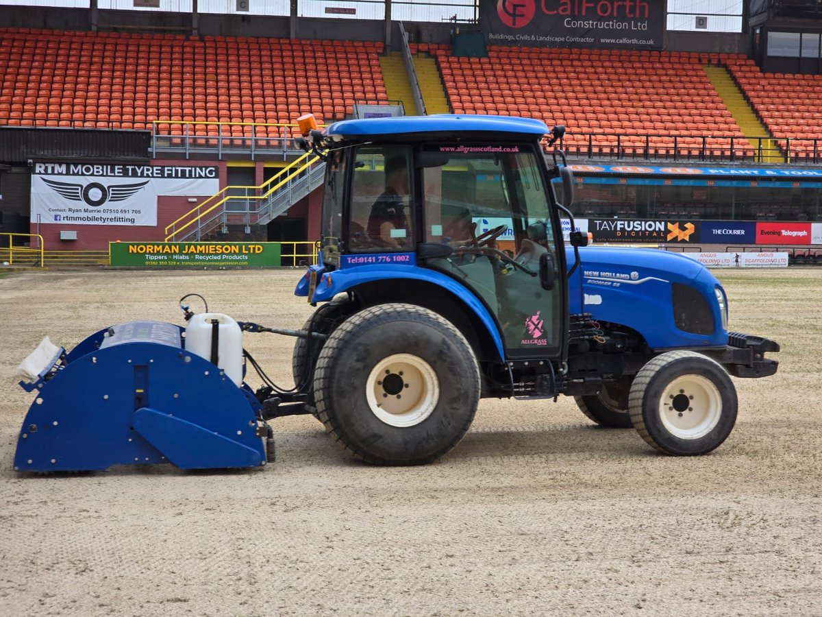 Seeding day @dundeeunitedfc. Thanks very much to @samDNmercer for having us, all the best for the new season. 👍