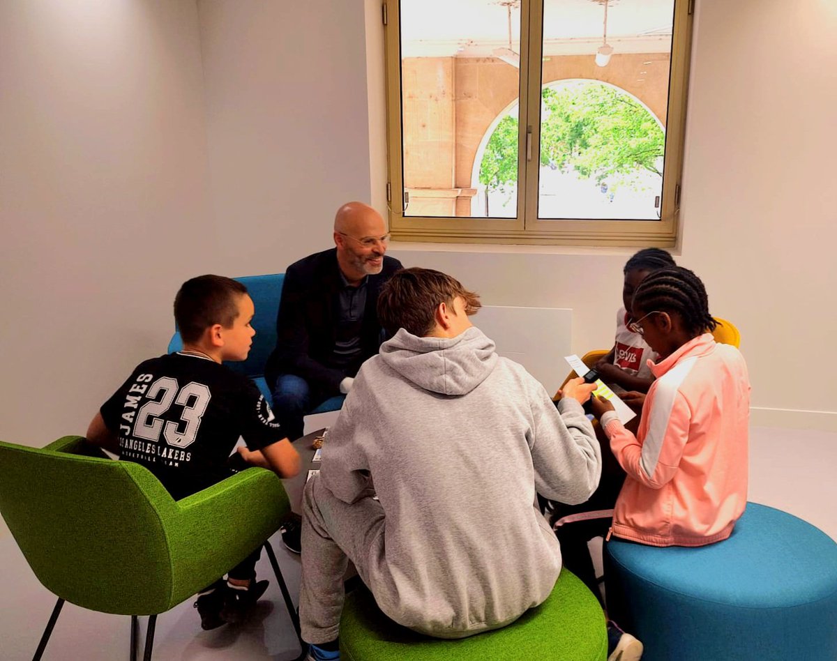 Quel plaisir d'accueillir le congrès des enfants de l'USEP cet après-midi dans l’hémicycle du Conseil Régional #CentreValdeLoire 2 jours de visites et d’échanges des enfants d'écoles de notre région ! Véritable exercice démocratique et citoyen ! Bravo et merci à tous🙏🏼