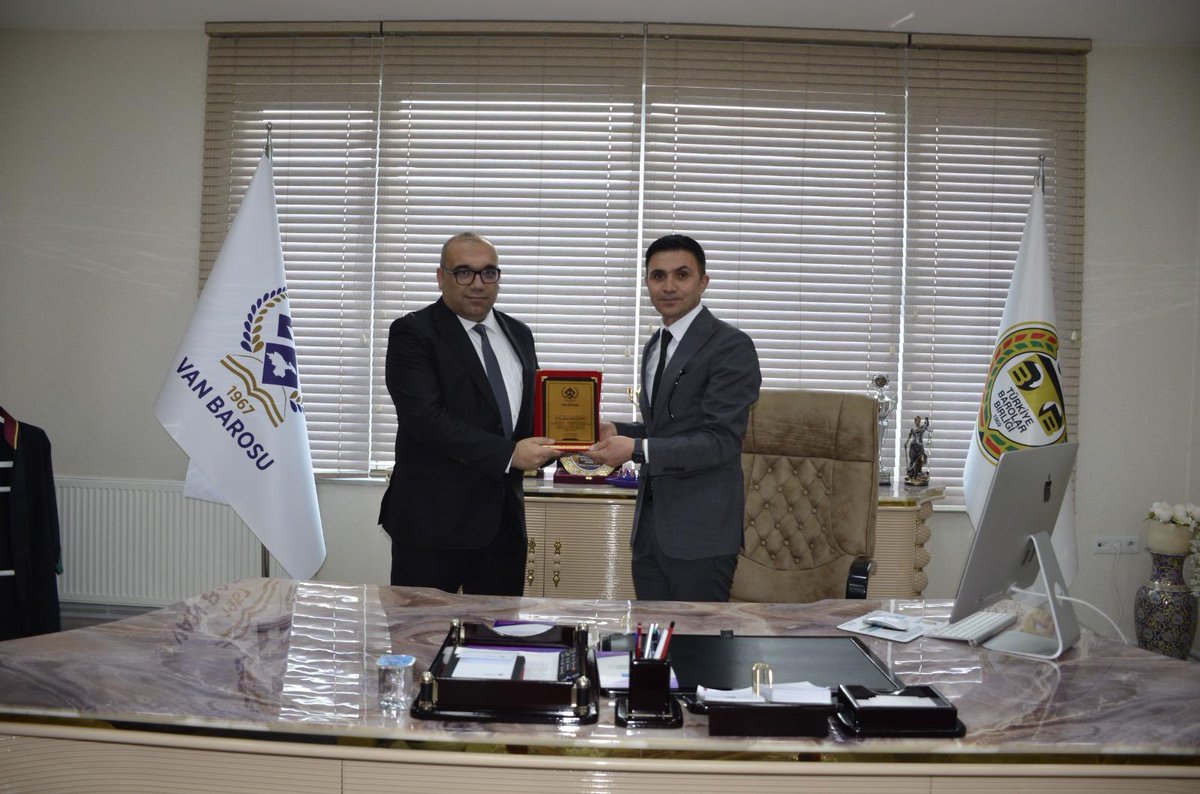 Van Barosu Sürekli Eğitim Merkezi tarafından düzenlenen “ İdare Hukuku ve İdari Uygulamaları “ Eğitimi Van 2 İdare Mahkemesi Üyeleri Adnan Koray DEMİRCİ ve Elanur ASLAN katılımıyla gerçekleştirilmiştir. 

Kendilerine teşekkür ederiz.