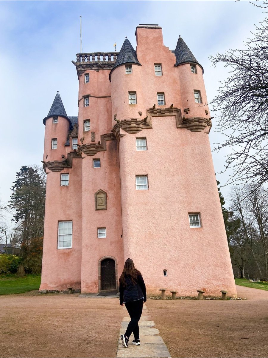 Where in #Scotland makes YOU feel like you're in a movie? 😍🎬 

📍 Craigievar Castle, @visitabdn 📷 IG/ramblingsofascottishmammy