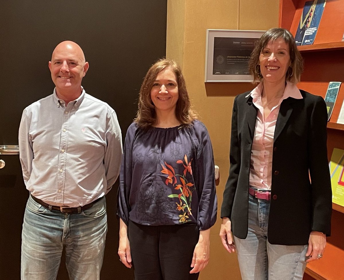 Avui ha pres possessió com a Titular d’Universitat de la UPC la professora Clàudia Barahona Fuentes del departament de Teoria i Història de l'Arquitectura i Tècniques de Comunicació. Moltes felicitats!!
