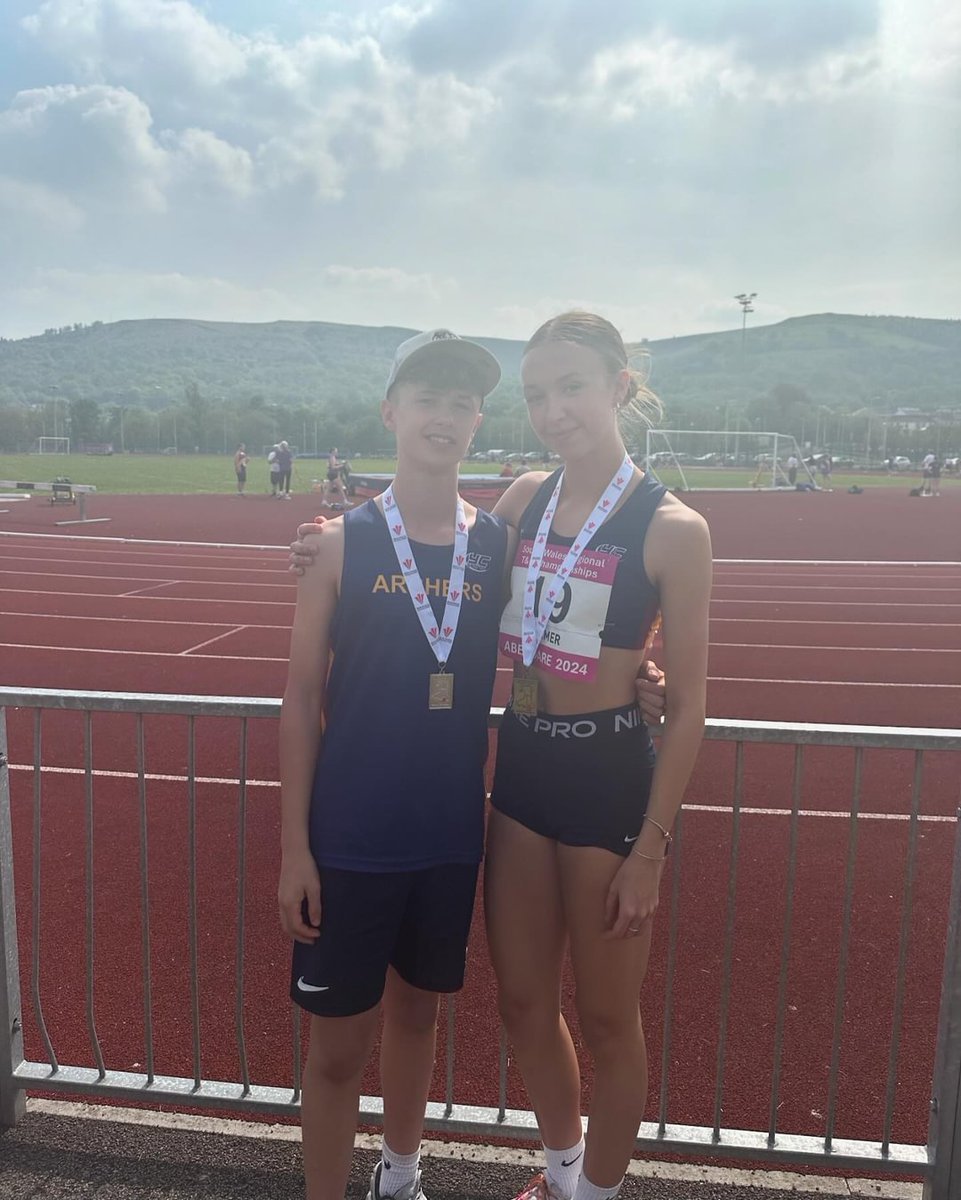 What a duo 💙👏 excellent results last weekend at the South Wales Regional Champs. Chloe farmer  (YR11) winning 🥇 in the 300m and Lucas Farmer (YR9) winning🥈 in the Pole Vault with a new PB. Well done both, doing your family and LHS proud as always 💙