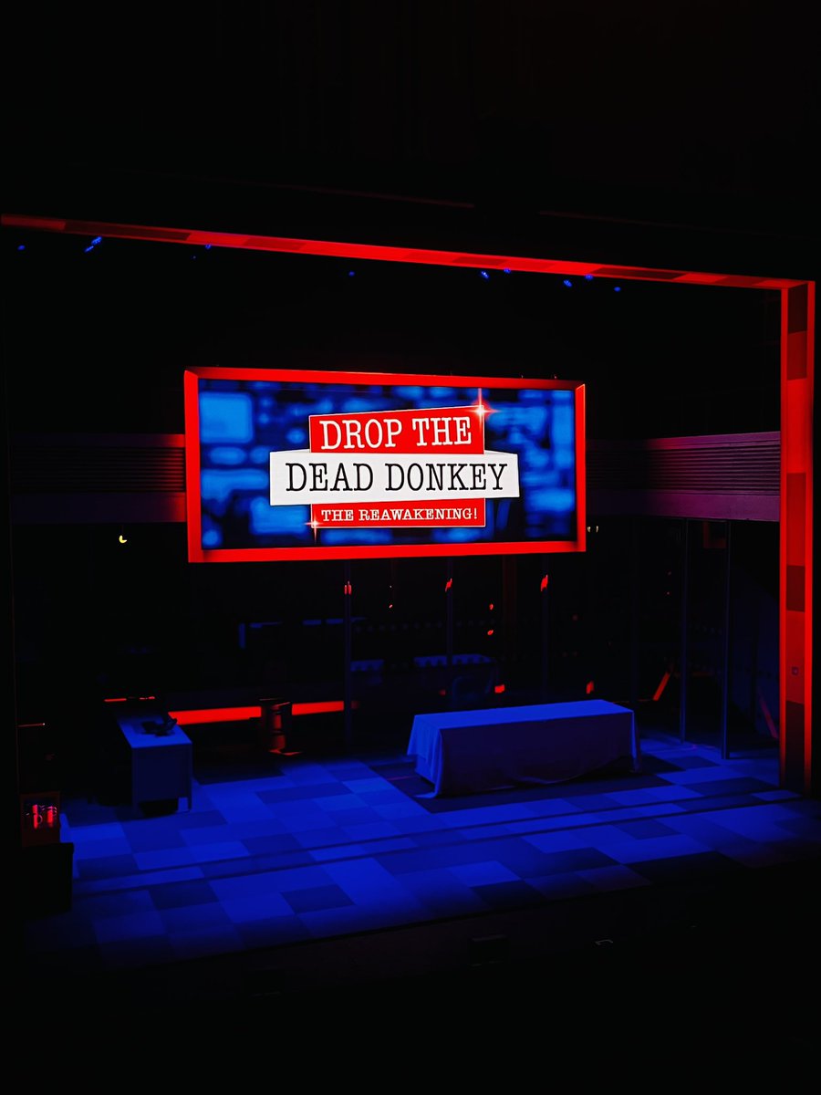 My fourth time catching the beyond brilliant @DTDD_TOUR on their tour & I’ve had to sow my sides back together after every show. For a wonderful night of political banter look no further. Terrific!!