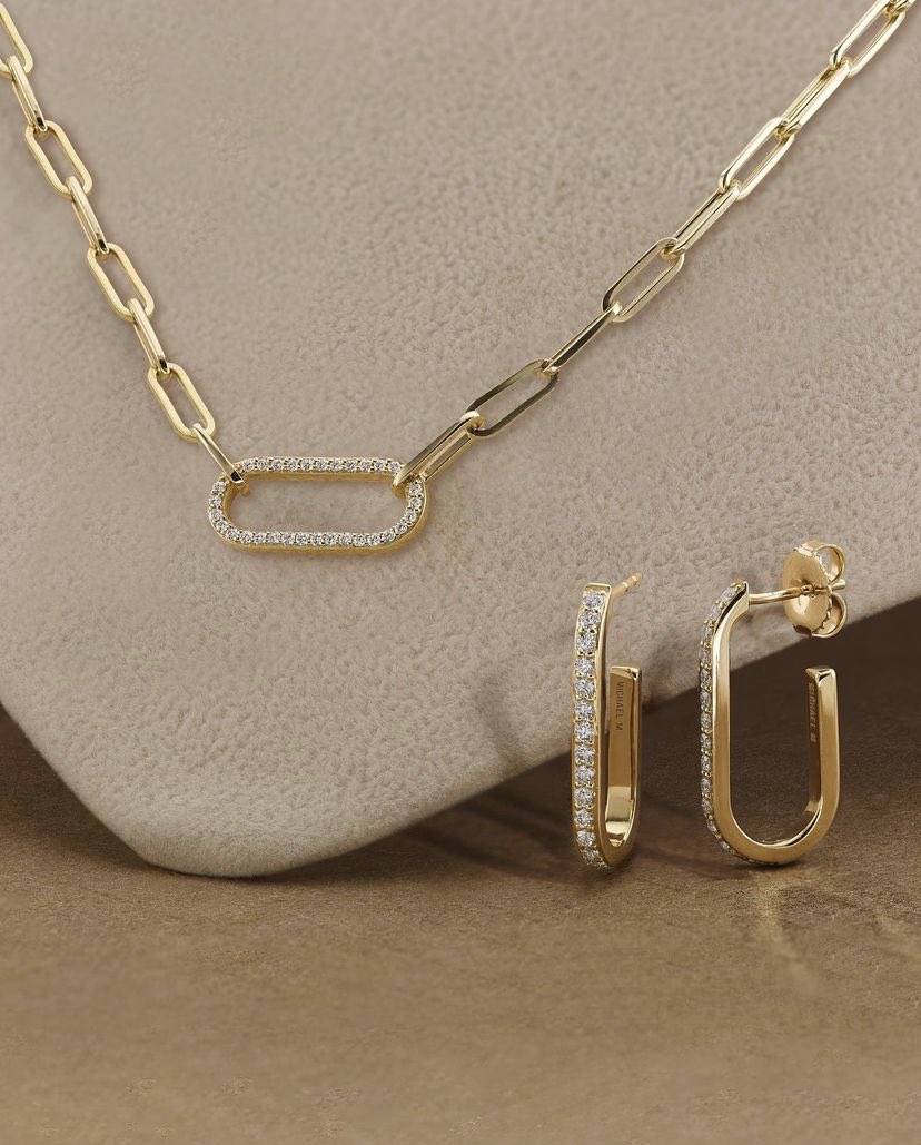 Shop for graduation gifts at Albriton’s today! We have an exquisite selection of classic and fashion forward designs that are perfect for commemorating this special event! Come see us! #albritonsjewelry #100yearsinbusiness #graduationgift