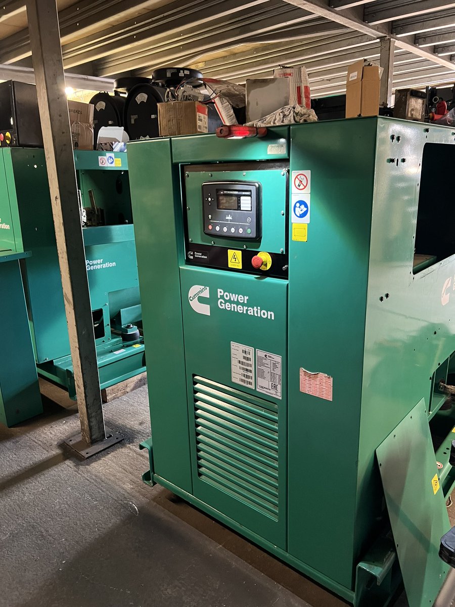 FarnesShaun's tweet photo. Control panel upgrade on 2 x Cummins 800kva generators. Remove Cummins PCC3.3 and refit with DSE 7320 Mk2, Cummins EFC speed controller and Newage MX341 AVR. Also fit 1250A output breakers. https://t.co/kMHH5UkXE0