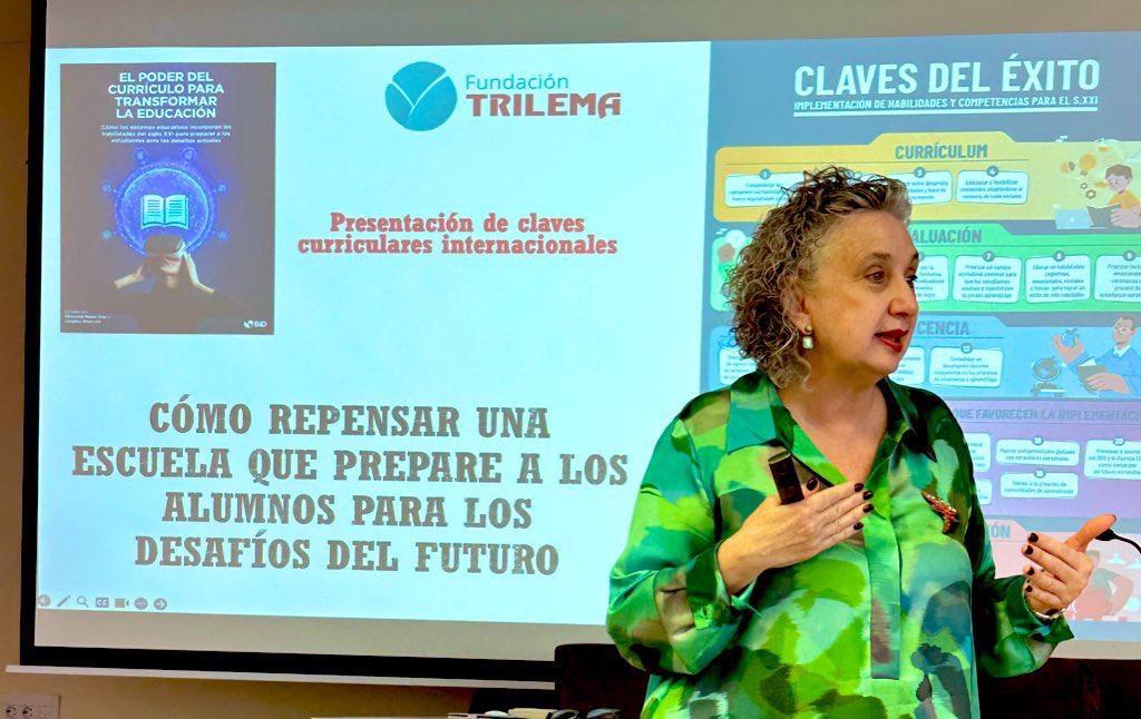 Hoy @carmenpellicer_ en “Red de liderazgo para el aprendizaje” organizado por @cepmarbellacoin hablando sobre #personalización, #interdisciplinariedad, buenas prácticas para repensar la escuela, desafíos del futuro…