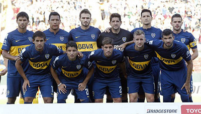 Una día, en su mansión en Torino, siendo el mejor jugador del fútbol italiano y ganando 6M de dólares por año, Tevez prendió la TV, vio a estos jugadores y dijo: "Por favor, no aguanto más las ganas de volver a Boca".

Juro que pasó.