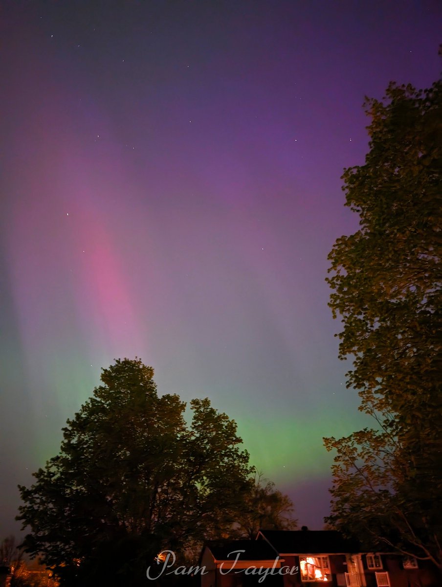 Today's Daily Picture Theme is 'Captured Colour'. Taken in the early hours of Saturday May 11 in Aylmer, Quebec. #NorthernLights.