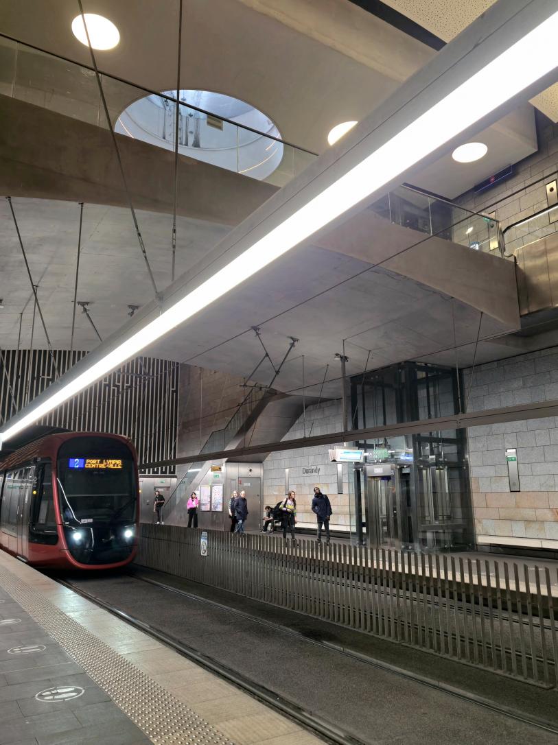 Nos belles stations souterraines du Tram 2 : ici Durandy. 😍 

#Nice06 #CotedAzurFrance #NiceCotedAzur #FrenchRiviera #tramway #mobilité #ILoveNice 
@VilledeNice @MetropoleNCA