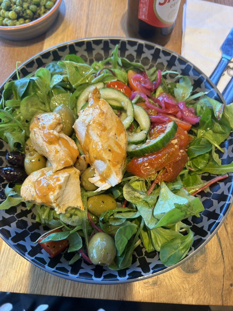 Mrs P (@sampoulton87) on Twitter photo Ahhhh <a href="/NandosUK/">Nando's</a> your staff need training on presentation. What you order V what you get minus the feta 😂 (second time lucky as the first chicken breast was stone cold 🤦🏻♀️) robbed of £13 #shameful Ahhhh <a href="/NandosUK/">Nando's</a> your staff need training on presentation. What you order V what you get minus the feta 😂 (second time lucky as the first chicken breast was stone cold 🤦🏻♀️) robbed of £13 #shameful