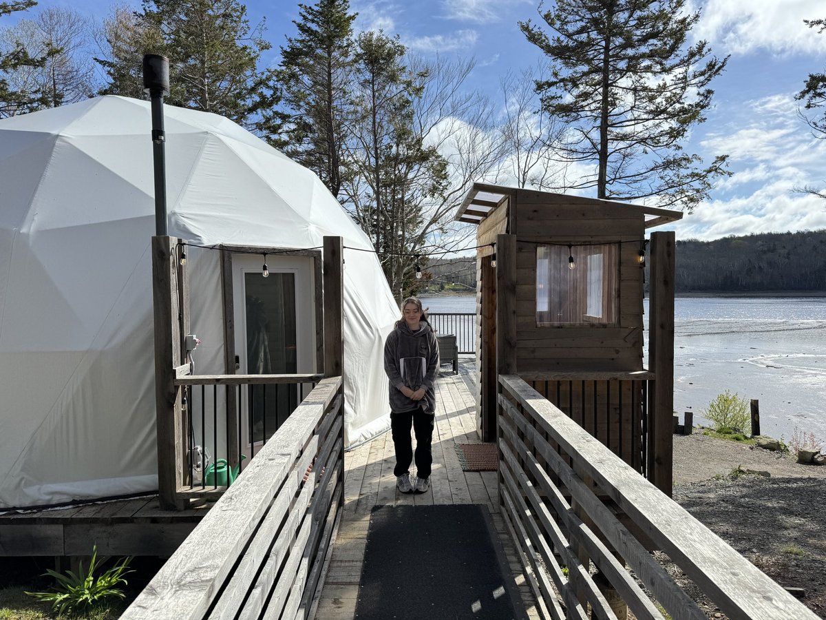 SMBA O2 student Eva is completing a co-op placement at the Sissiboo River Retreat. Eva wants to study business when she completes high school. Thank you Sonya for teaching one of our students what it takes to build and manage a business. 
<a href="/TCRCE_NS/">Tri-County Regional Centre for Education</a> <a href="/BEC_NS/">Business Education Council</a> #HandsOnLearning