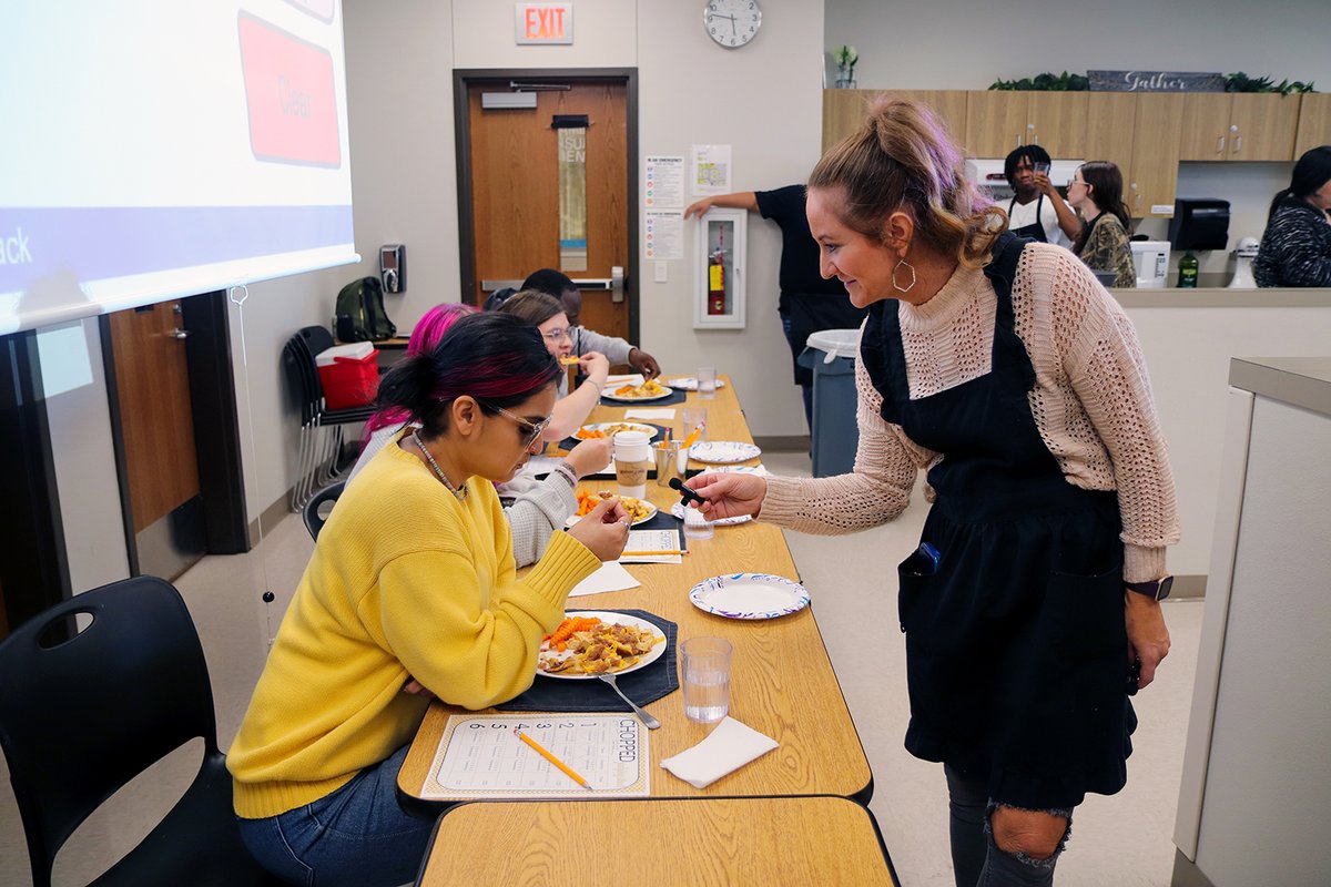 Culinary students at Memorial High School faced an unusual challenge: crafting a dish using ingredients from 3 mystery baskets, in their 4th annual Chopped Competition! 🍳 See how they did: ow.ly/CaYB50RGg8l