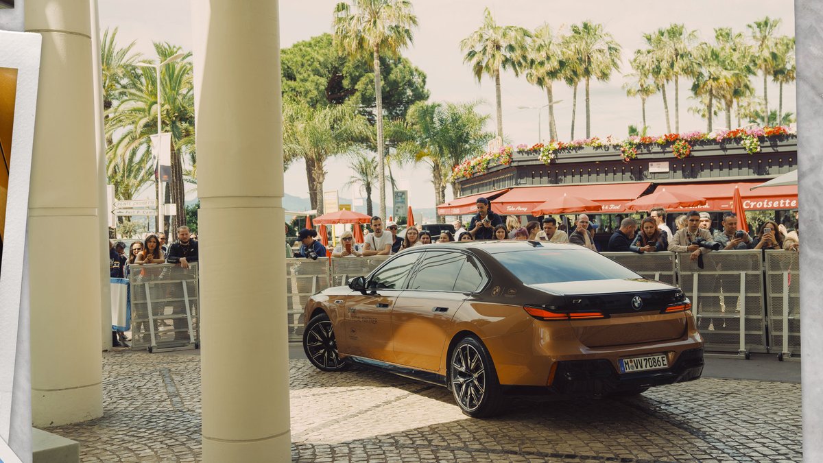 A postcard from the home of cinematic luxury. 🎥
The BMW i7 M70 receives the dedicated movie star treatment at @festivaldecannes.

#BMWxCannes #THEi7 #BMWM #CannesFilmFestival #Cannes2024 #BMWMiddleEast