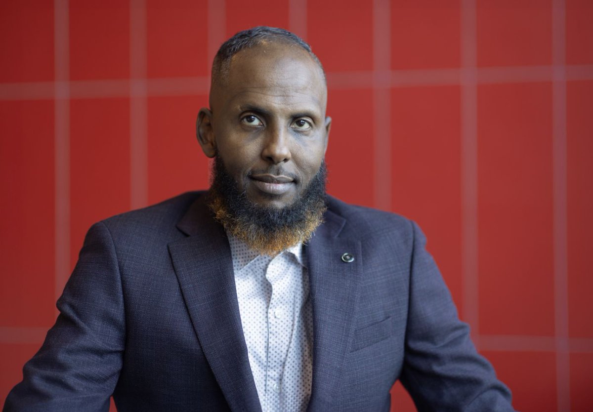 Congrats to assistant professor Ahmed Ilmi who recently received a Community Development Award at the annual GOWN: African Scholars Awards. Ilmi was one of 17 award recipients presented by the University of Toronto African Alumni Association. bit.ly/44wpnQ1 #UofT #UTSC