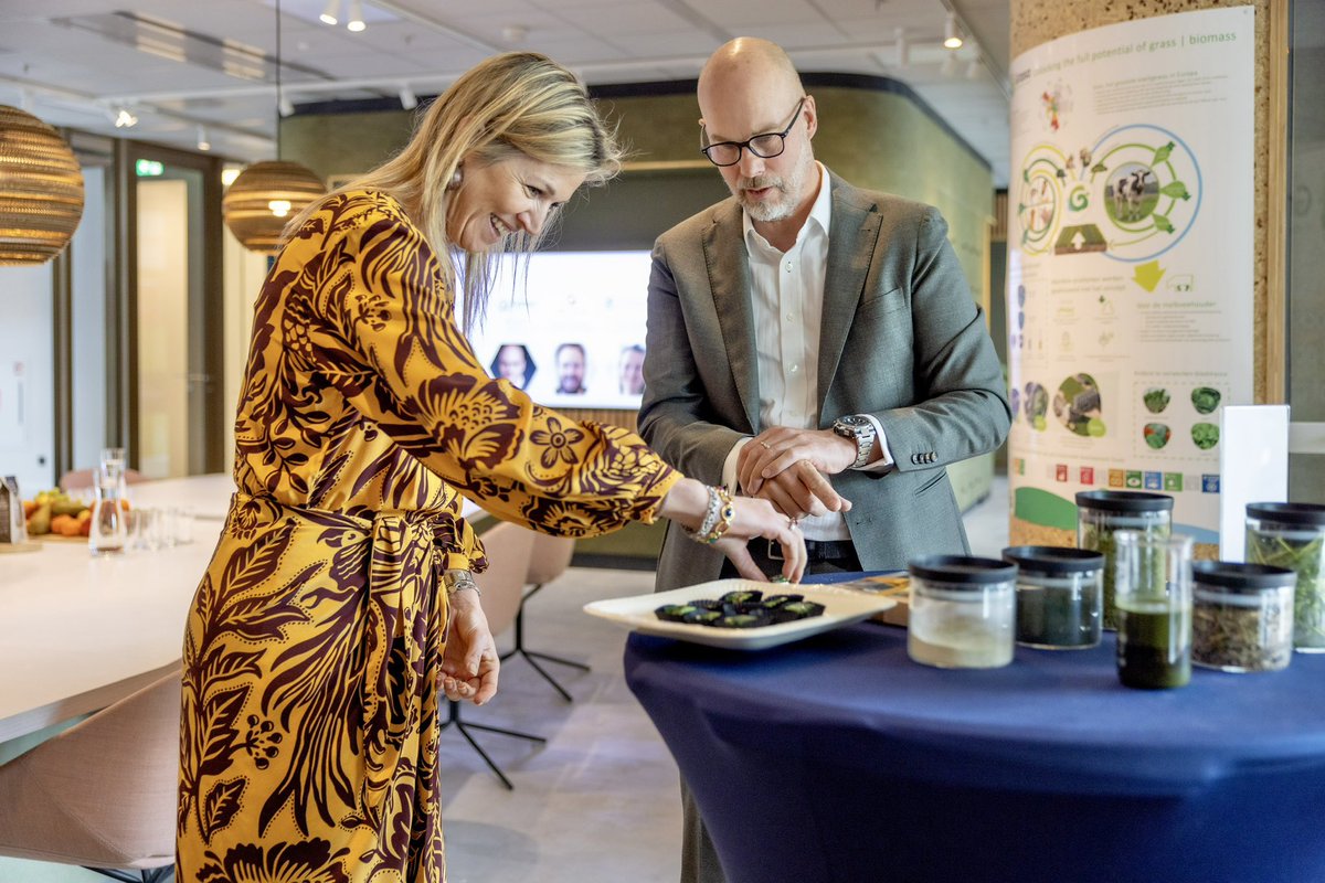 Foodvalley in Wageningen begeleidt bedrijven die zich bezighouden met de transitie naar een duurzaam voedselsysteem, van ideeën naar de praktijk. Koningin Máxima bezoekt Foodvalley in teken van circulariteit, waarbij minder voedsel wordt verspild. koninklijkhuis.nl/actueel/nieuws…