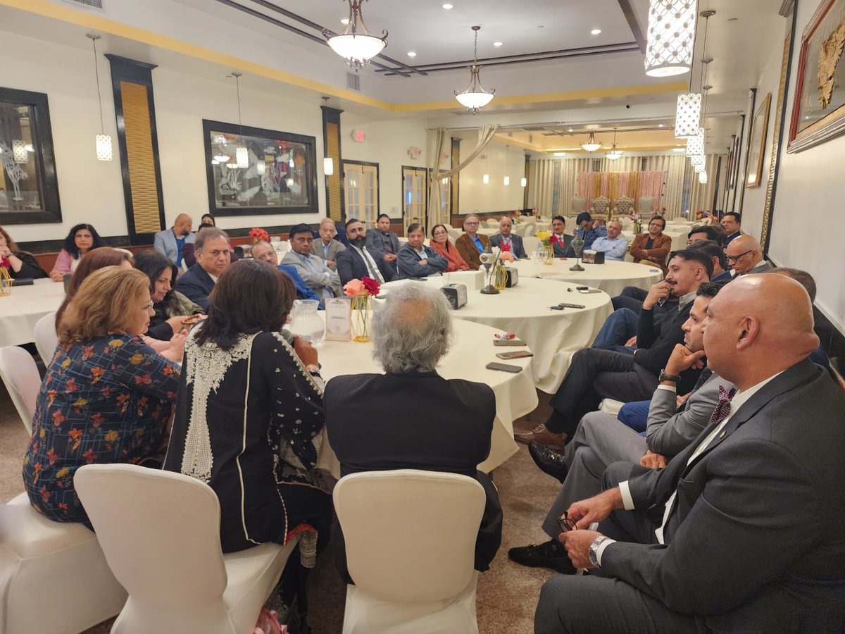 1/2 پاکستانی امریکن پریس ایسوسی ایشن واشنگٹن کے زیر اہتمام نیشنل پریس کلب اسلام آباد کی پہلی خاتون سیکرٹری نیئر علی کے ساتھ ایک معلوماتی نشست۔ 
پاکستان میں صحافت کو درپیش چیلنجز ، خاص طور سے خواتین صحافیوں کے مسائل اور پاکستان کے حالات حاضرہ پر سیر حاصل گفتگو۔
#PAPA2024 #USPak