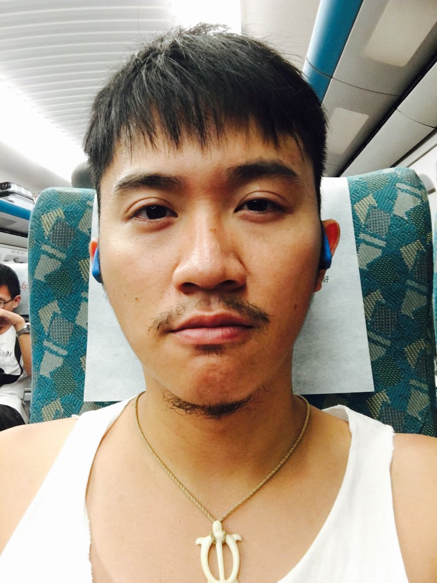 好久以前
有夠嫩
連我自己看了都想欺負（？