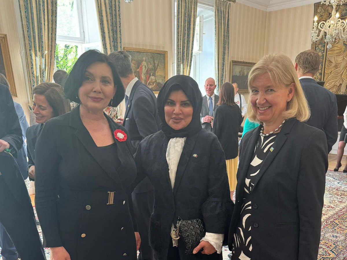 Thank you, Excellency @ambJHofman for a wonderful reception celebrating the 23rd anniversary of the Polish-Lithuanian Constitution of 3 May 1791. It was a tribute to attend this joint event, reflecting on the shared heritage with members of @Sverigesriksdag and @SweMFA.